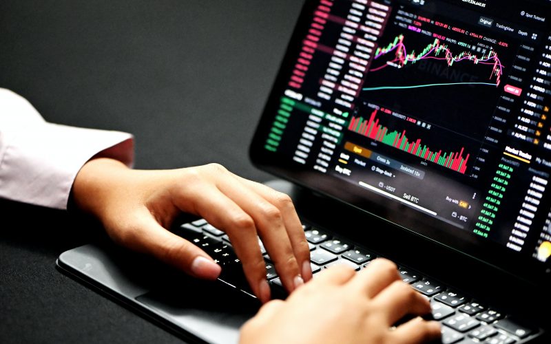 Trgovanje s kriptovalutami na trgu forex: Kaj morate vedeti?
