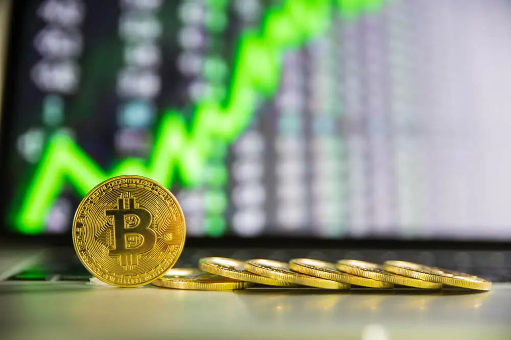 Kateri so nekateri možni primeri decentraliziranih financ?
