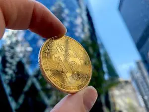 Ali lahko z bitcoini opravljam nakupe na Amazonu? 